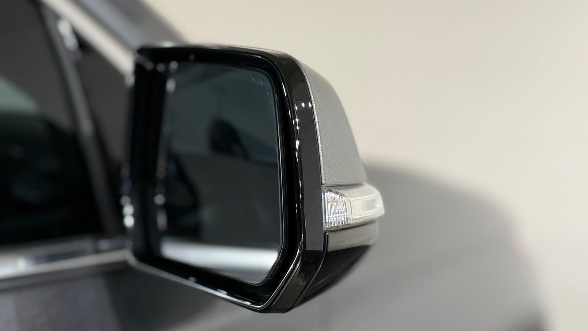 Used 2020 Chevrolet Traverse LT image 13