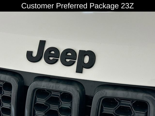 Used 2017 Jeep Grand Cherokee Altitude AWD/4WD image 23