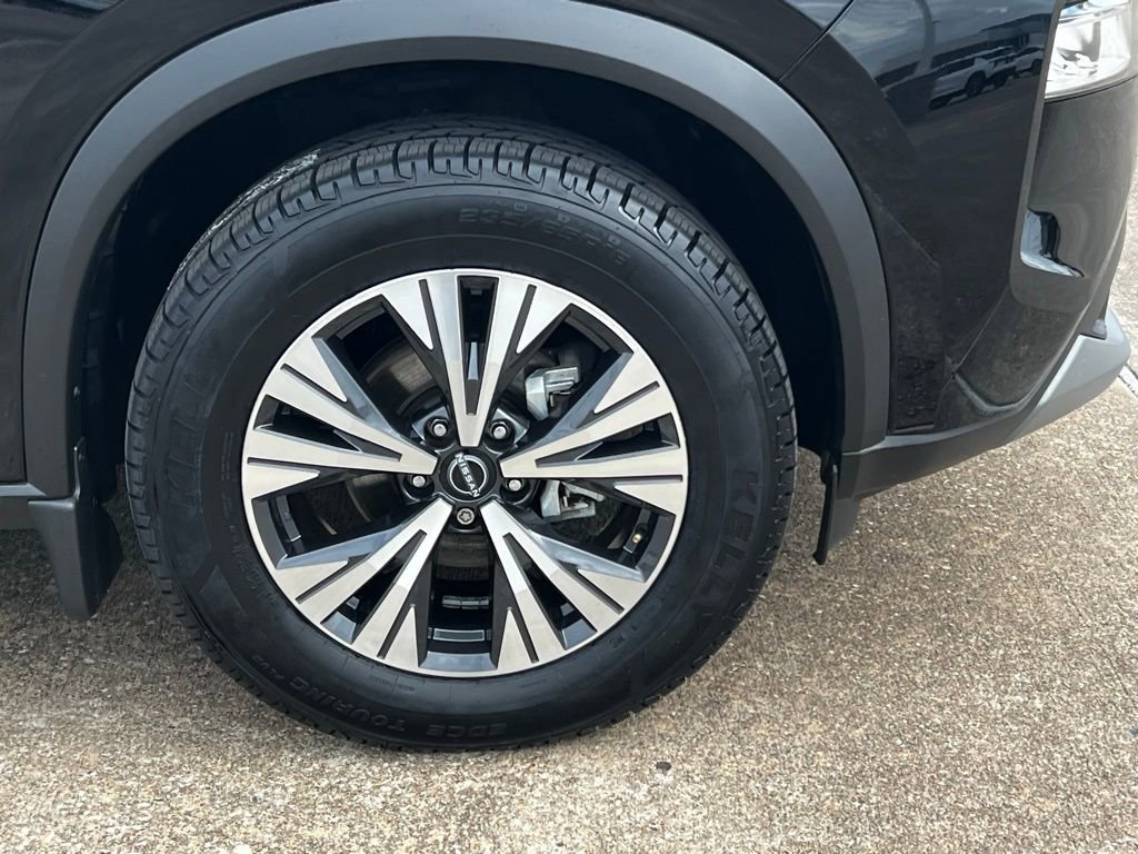 Used 2023 Nissan Rogue SV image 19