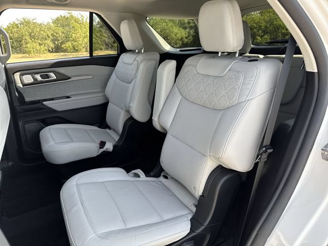Used 2025 Ford Explorer Platinum w/ Ultimate Package AWD/4WD image 23