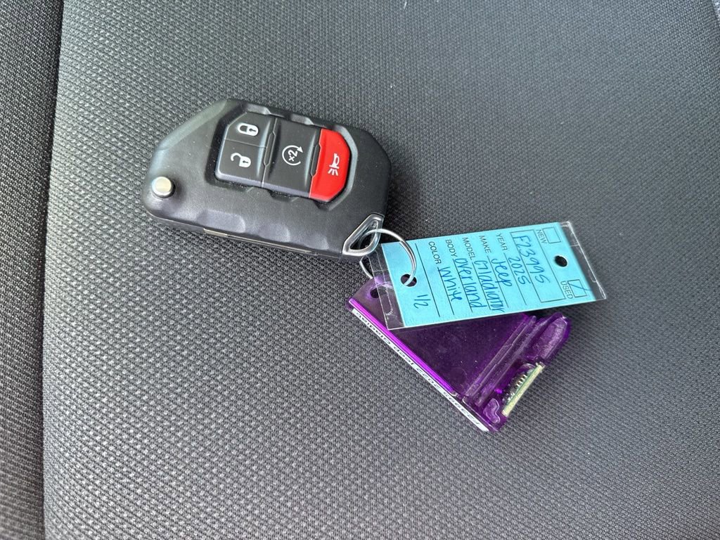 Used 2022 Jeep Gladiator Overland w/ LED Lighting Group image 11