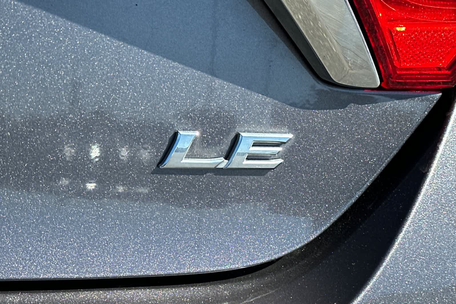 Used 2016 Toyota Camry LE FWD image 30