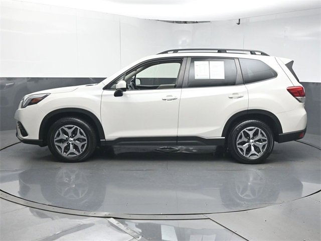 Used 2023 Subaru Forester Premium image 5