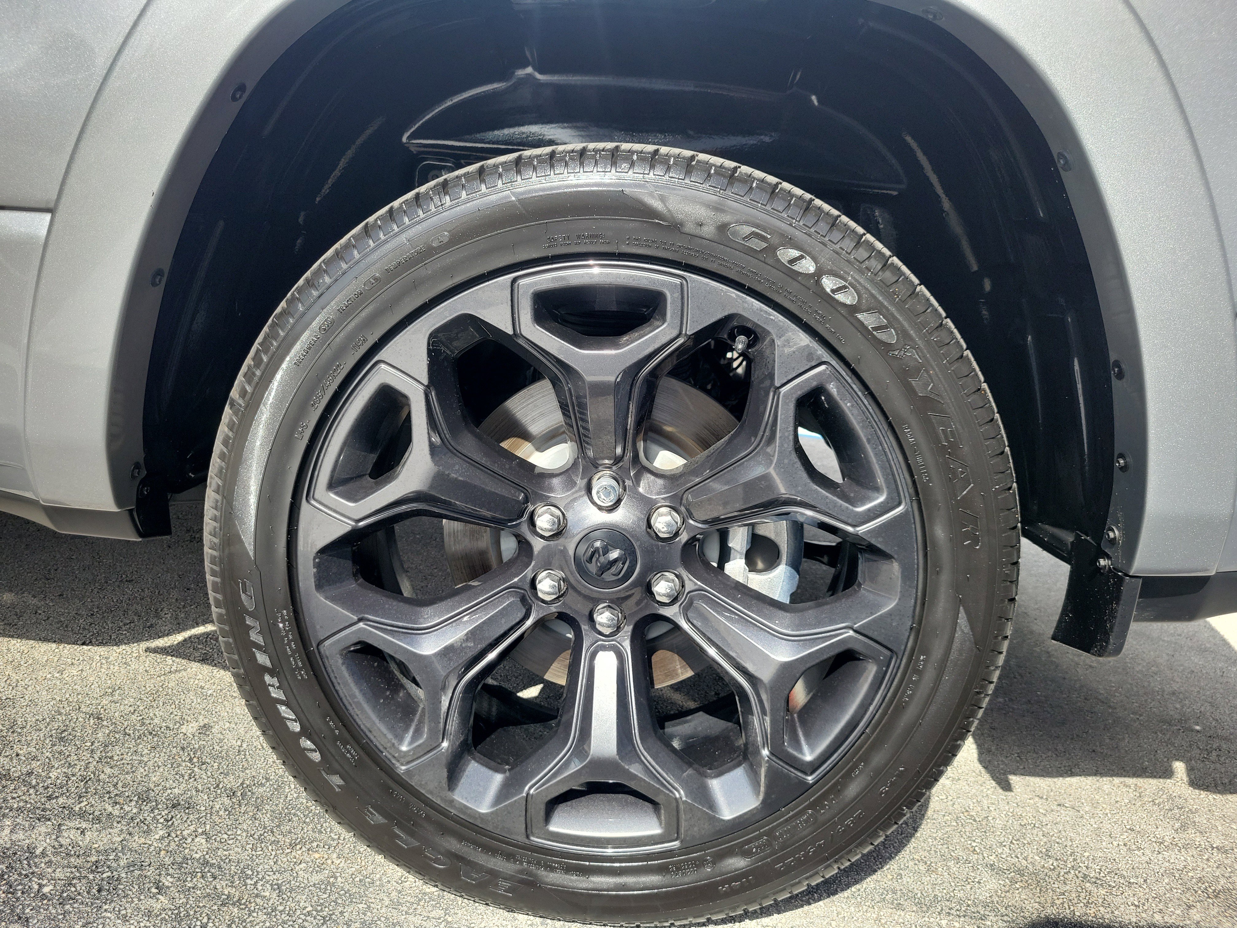 Used 2024 RAM 1500 Limited AWD/4WD image 28