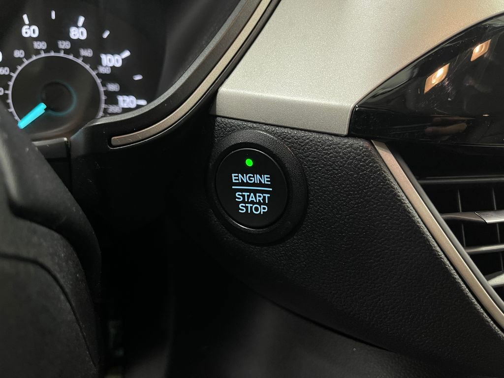 Used 2022 Ford Escape SE w/ Cold Weather Package image 19