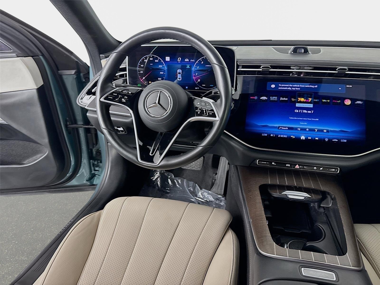 Used 2025 Mercedes-Benz E 450 4MATIC Sedan image 26