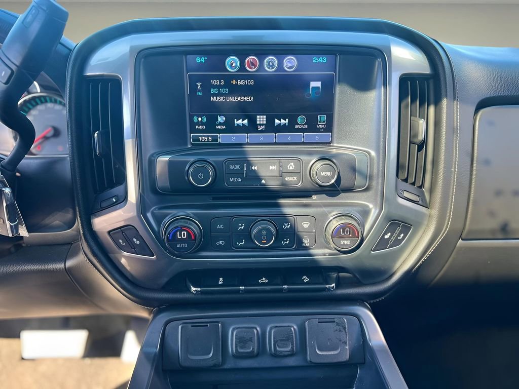 Used 2018 Chevrolet Silverado 1500 LTZ Z71 w/ Realtree Edition image 16