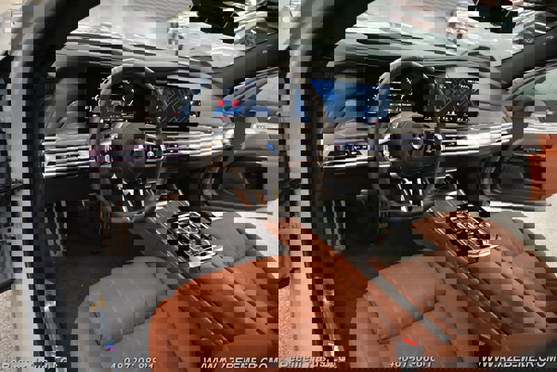 Used 2023 BMW 760i xDrive w/ Parking Assistance Package image 12