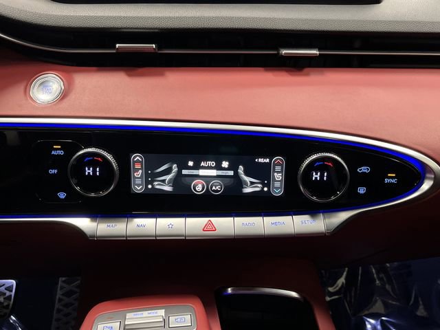 Used 2025 Genesis GV70 3.5T Sport image 20