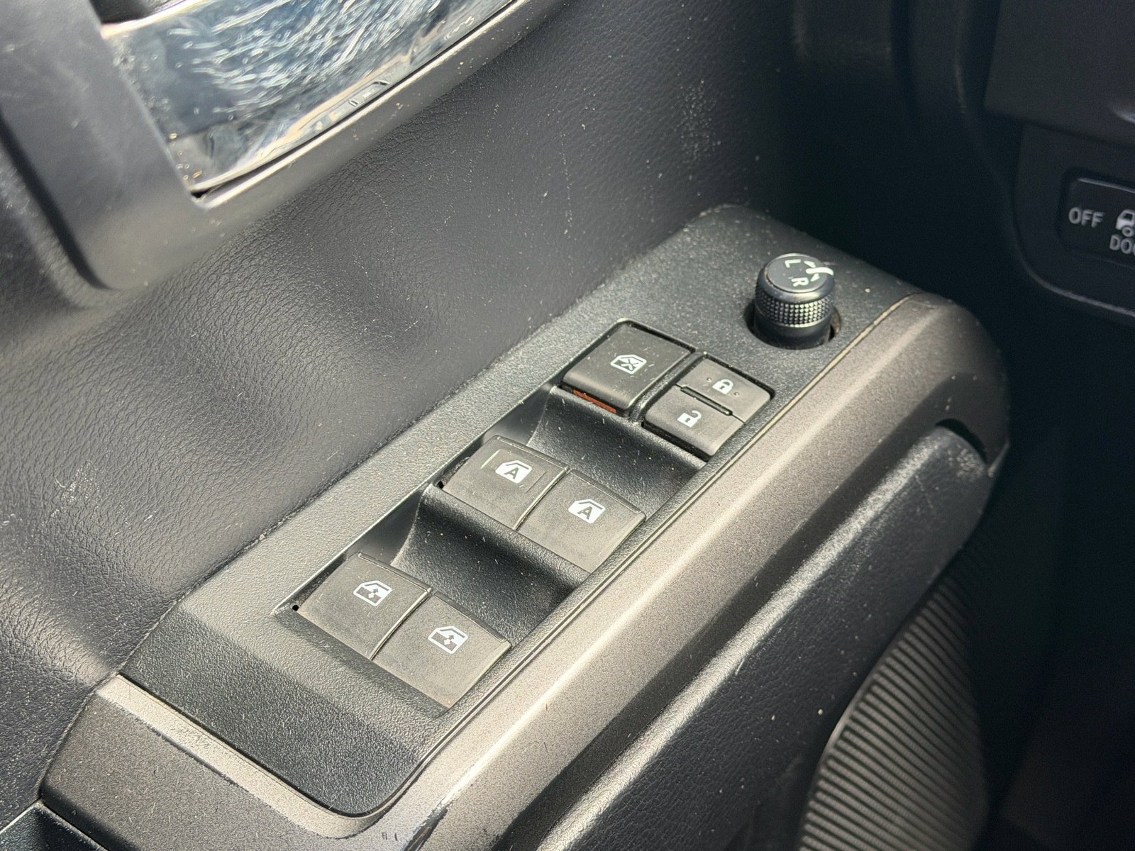 Used 2019 Toyota Tacoma TRD Sport w/ Technology Package RWD image 28