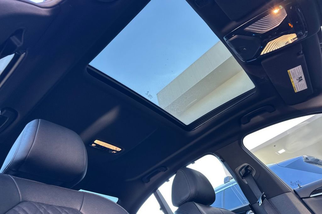 Used 2023 BMW 530e w/ Executive Package image 17