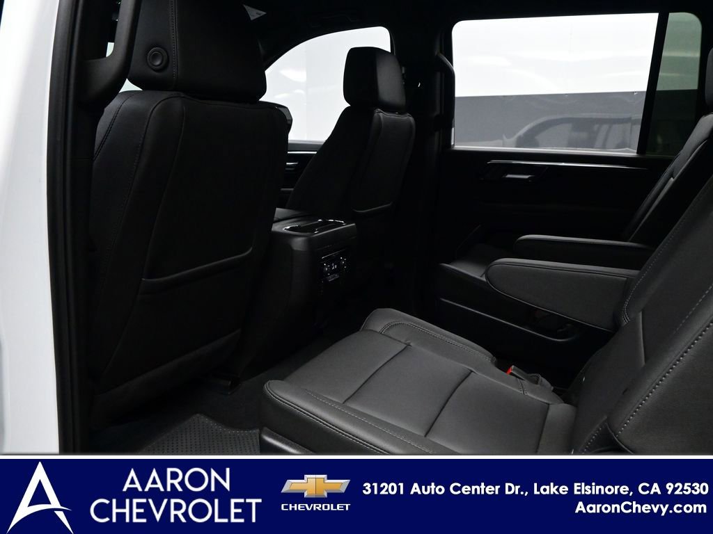 New 2026 Chevrolet Suburban LT w/ Comfort Package AWD/4WD image 13