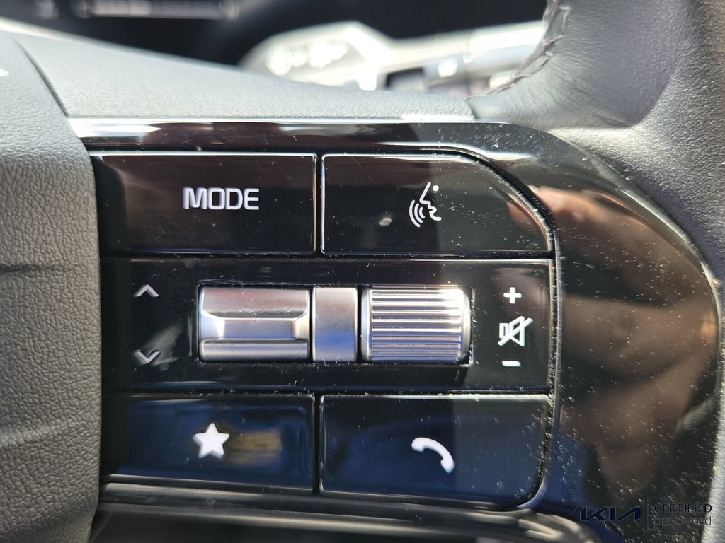 Certified 2026 Kia Sorento LX FWD image 25