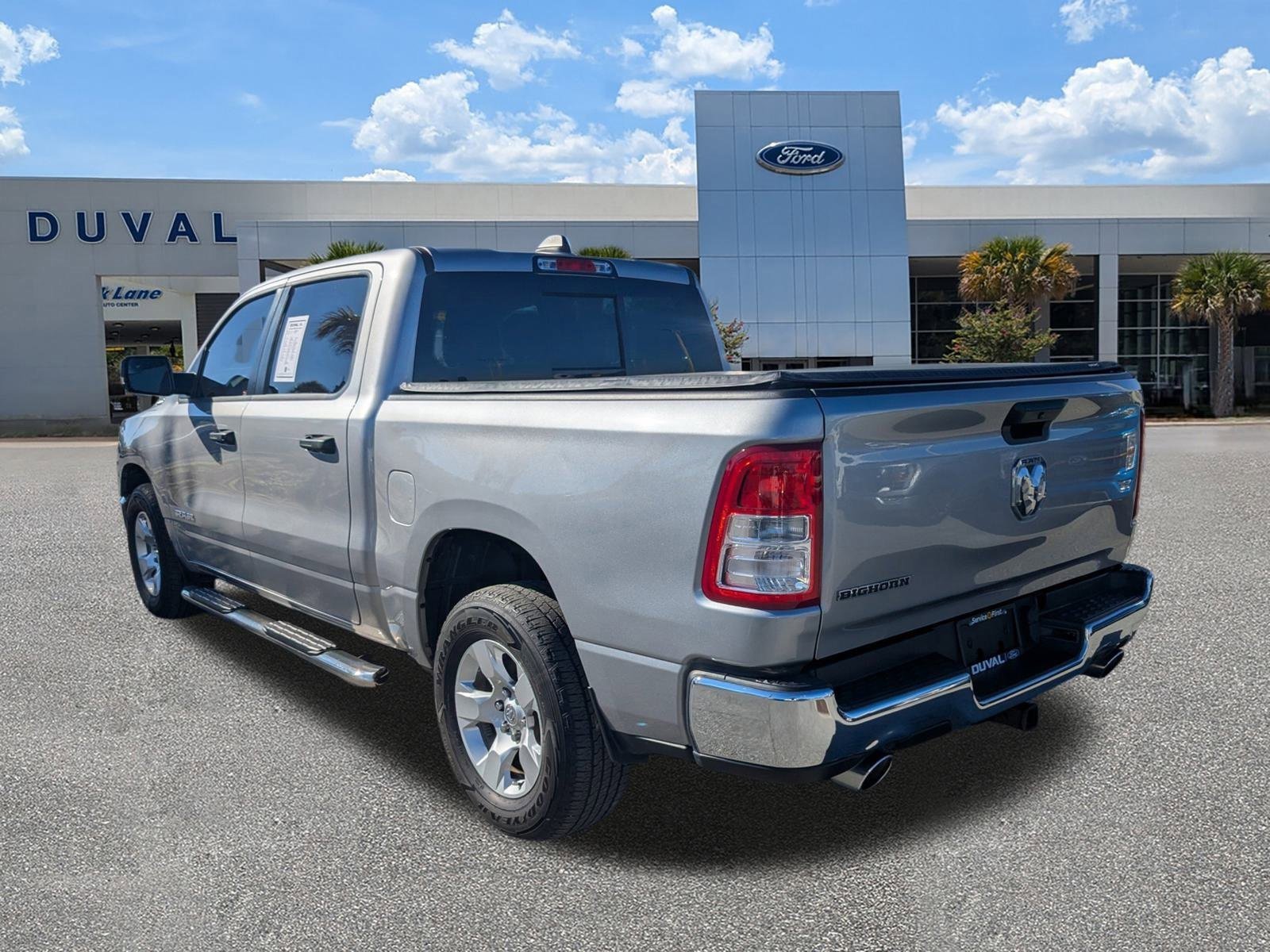 Used 2019 Chevrolet Equinox LT w/ Driver Convenience Package image 6