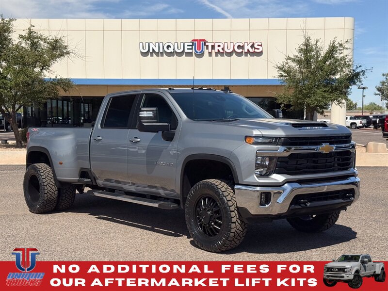 Used 2026 Chevrolet Silverado 3500 LT w/ Convenience Package AWD/4WD image 4