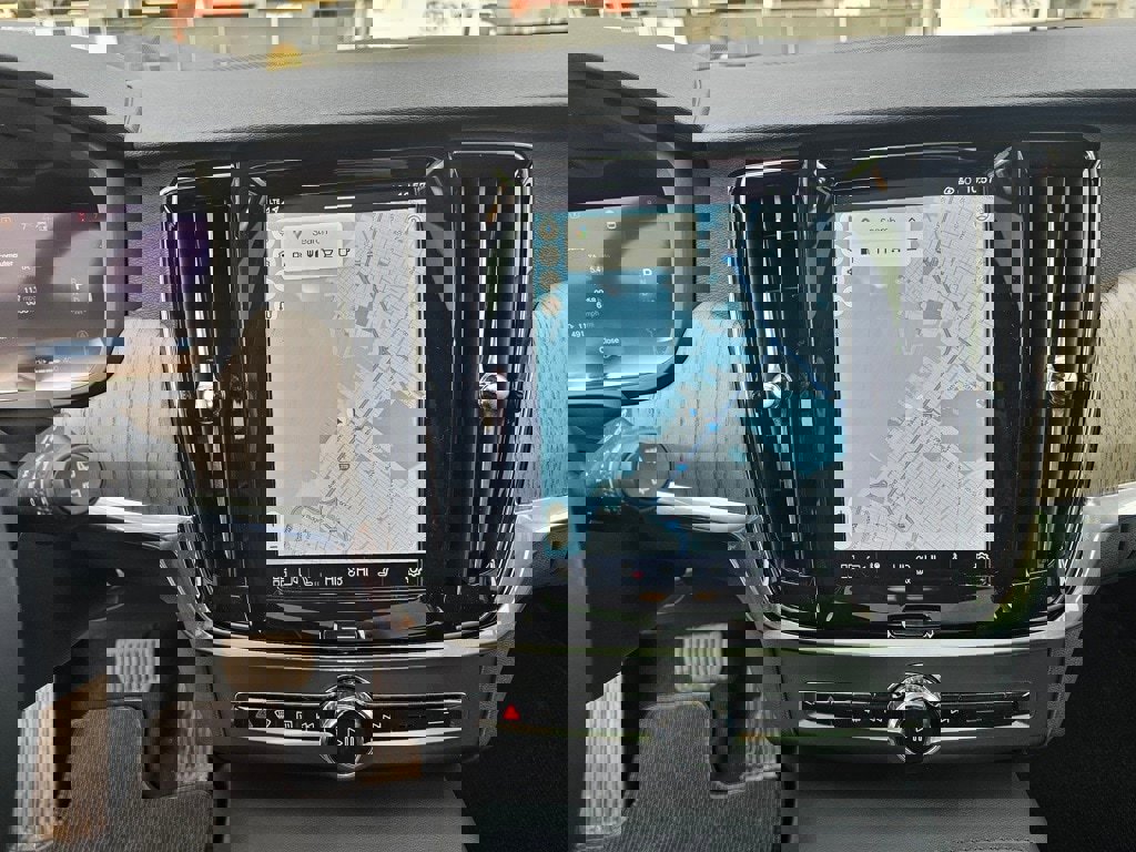 Certified 2024 Volvo V90 B6 Cross Country Plus image 24