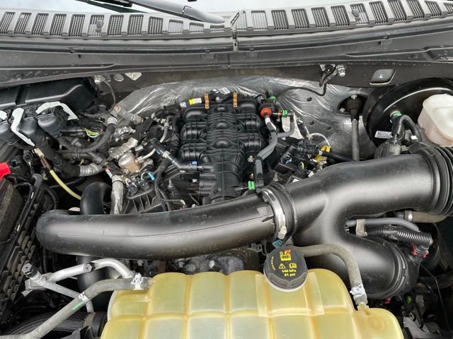 Used 2021 Ford Expedition XLT AWD/4WD image 32