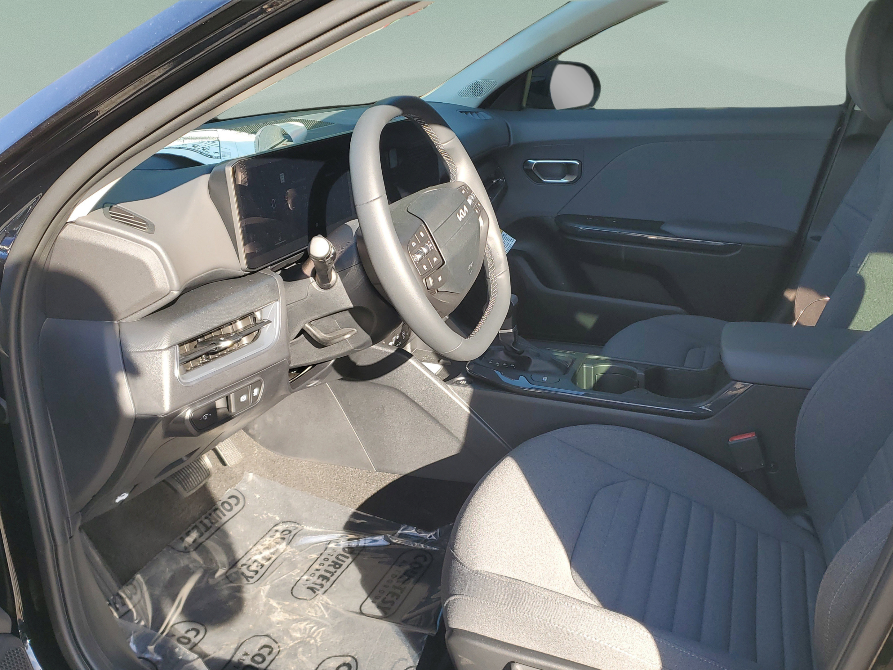 New 2025 Kia K4 EX FWD image 14
