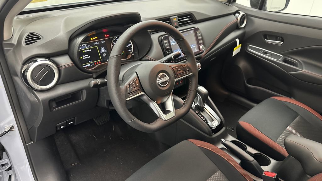 New 2025 Nissan Versa SR w/ Trunk Package image 17