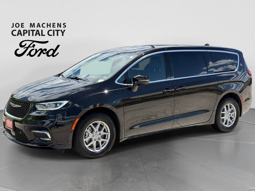 Used 2026 Chrysler Pacifica Select FWD image 9