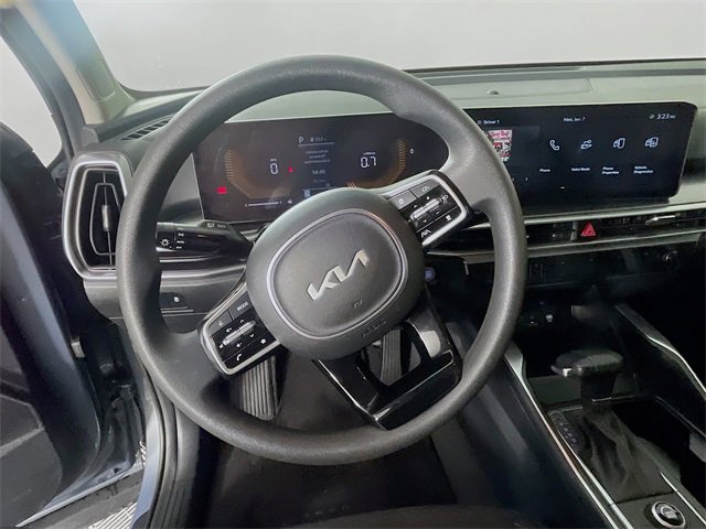 Used 2025 Kia Sorento LX image 12