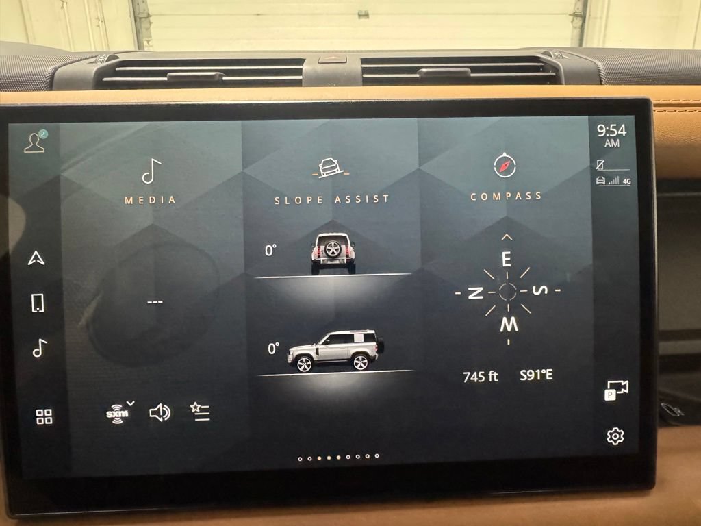 Used 2023 Land Rover Defender 90 X AWD/4WD image 21