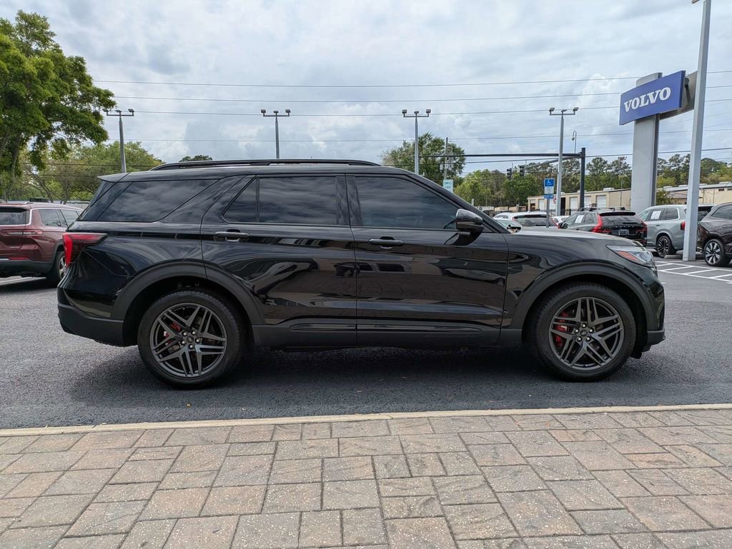 Used 2025 Ford Explorer ST image 7
