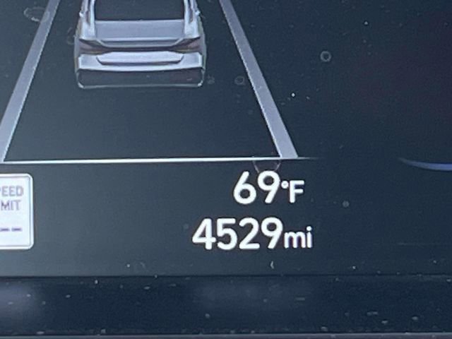 Used 2025 Hyundai Elantra Sport image 34