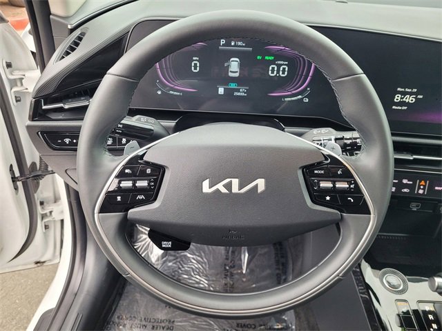Used 2023 Kia Niro EX image 18