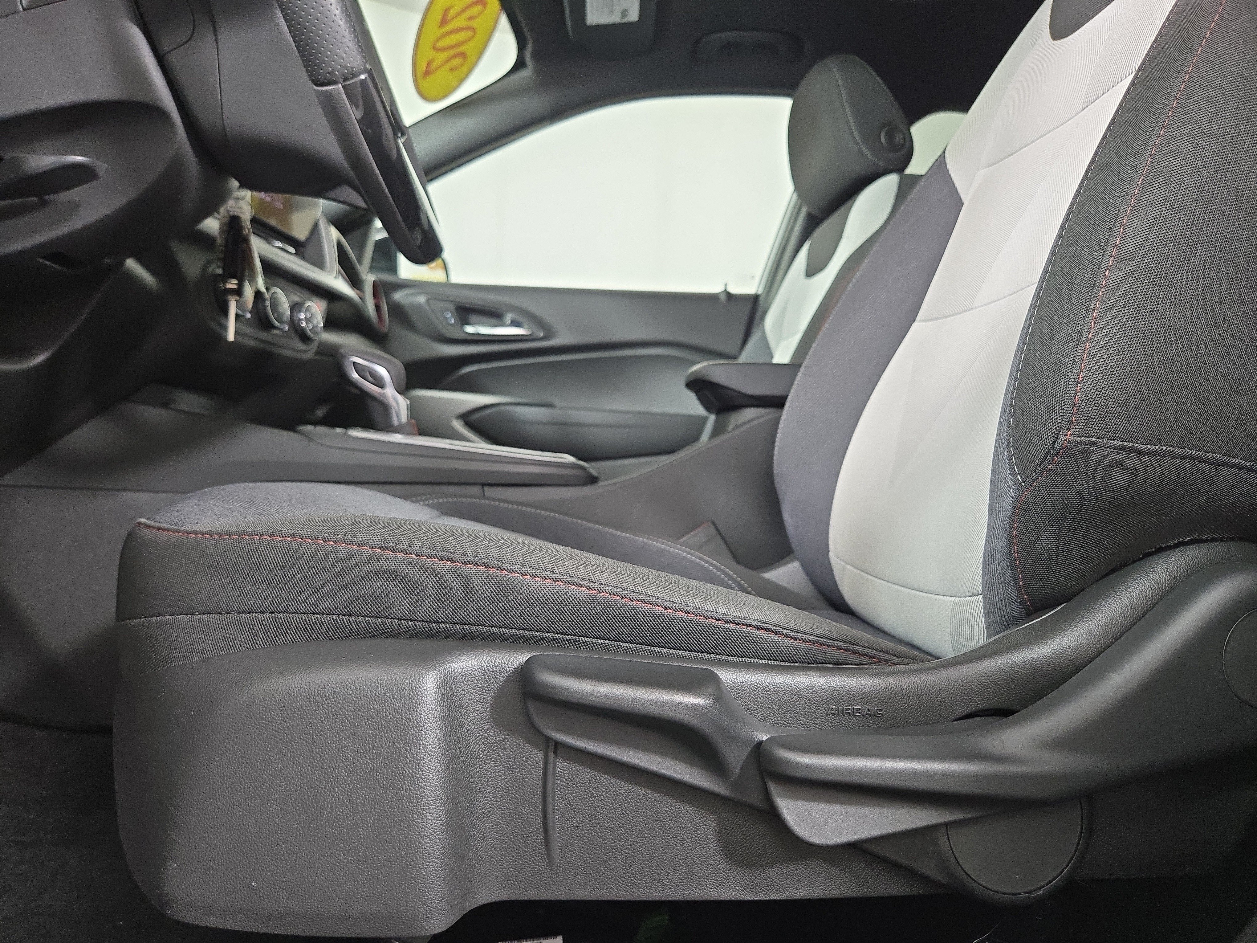 Certified 2024 Chevrolet Trax RS w/ Sunroof Package FWD image 30