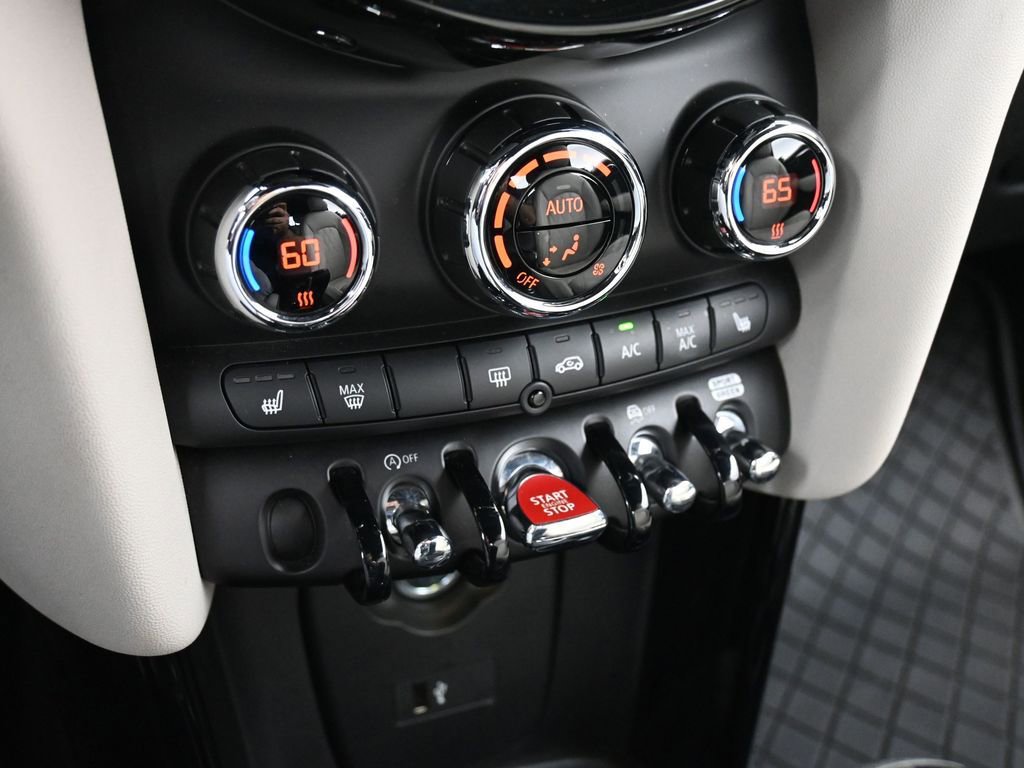 Used 2024 MINI Cooper S w/ Signature Upholstery Package image 21