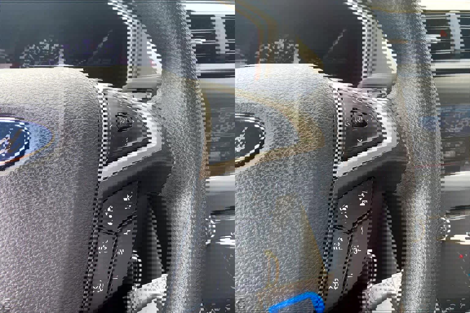 Used 2015 Ford Fusion SE FWD image 25