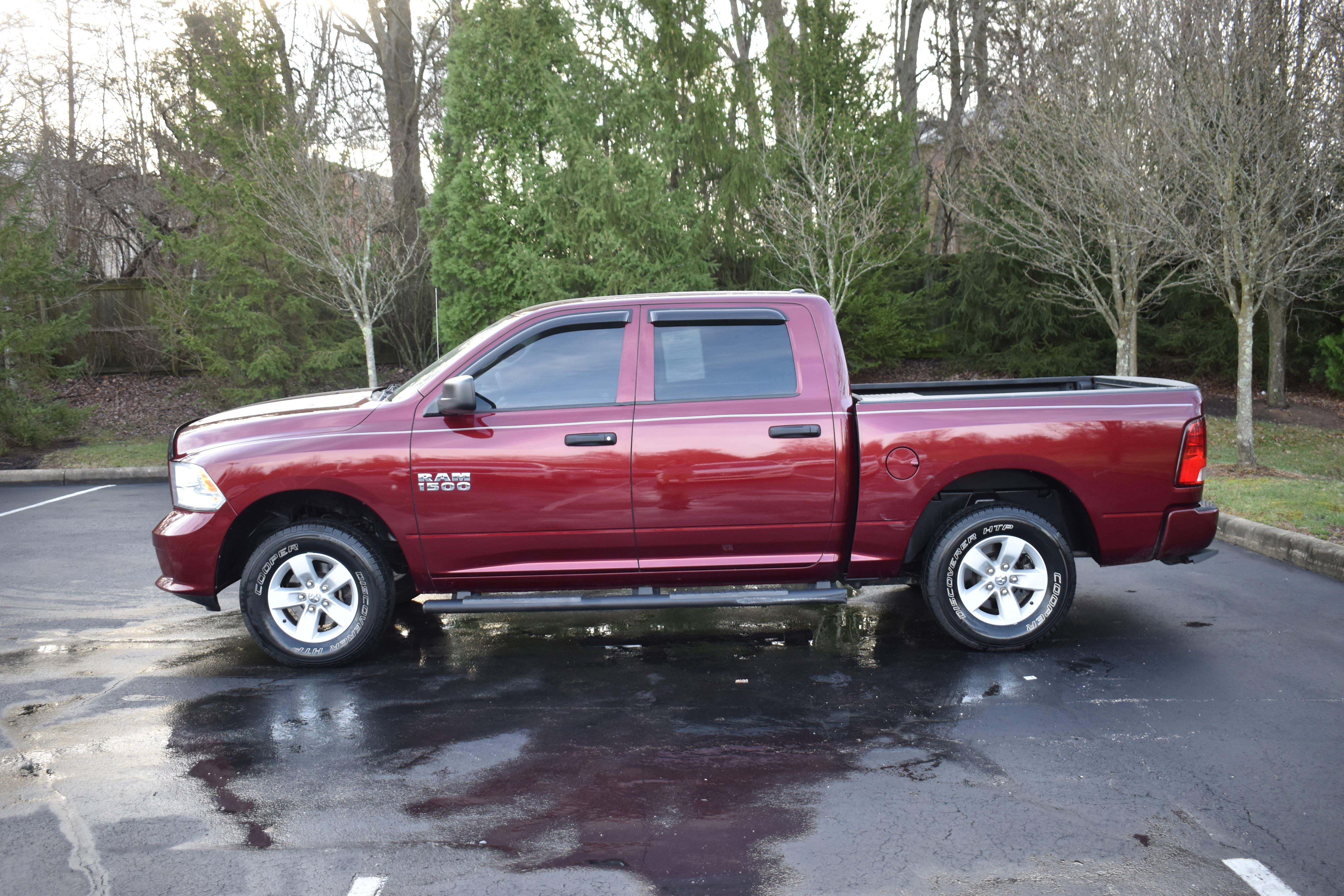 Used 2017 RAM 1500 Express RWD image 24