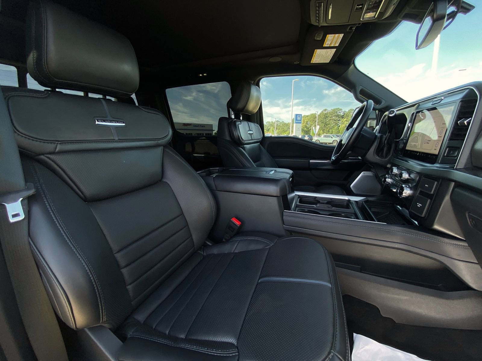 Used 2025 Ford F250 Platinum image 16