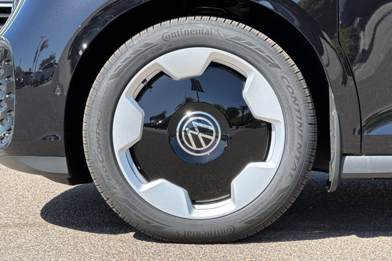 New 2025 Volkswagen ID. Buzz Pro S RWD image 27