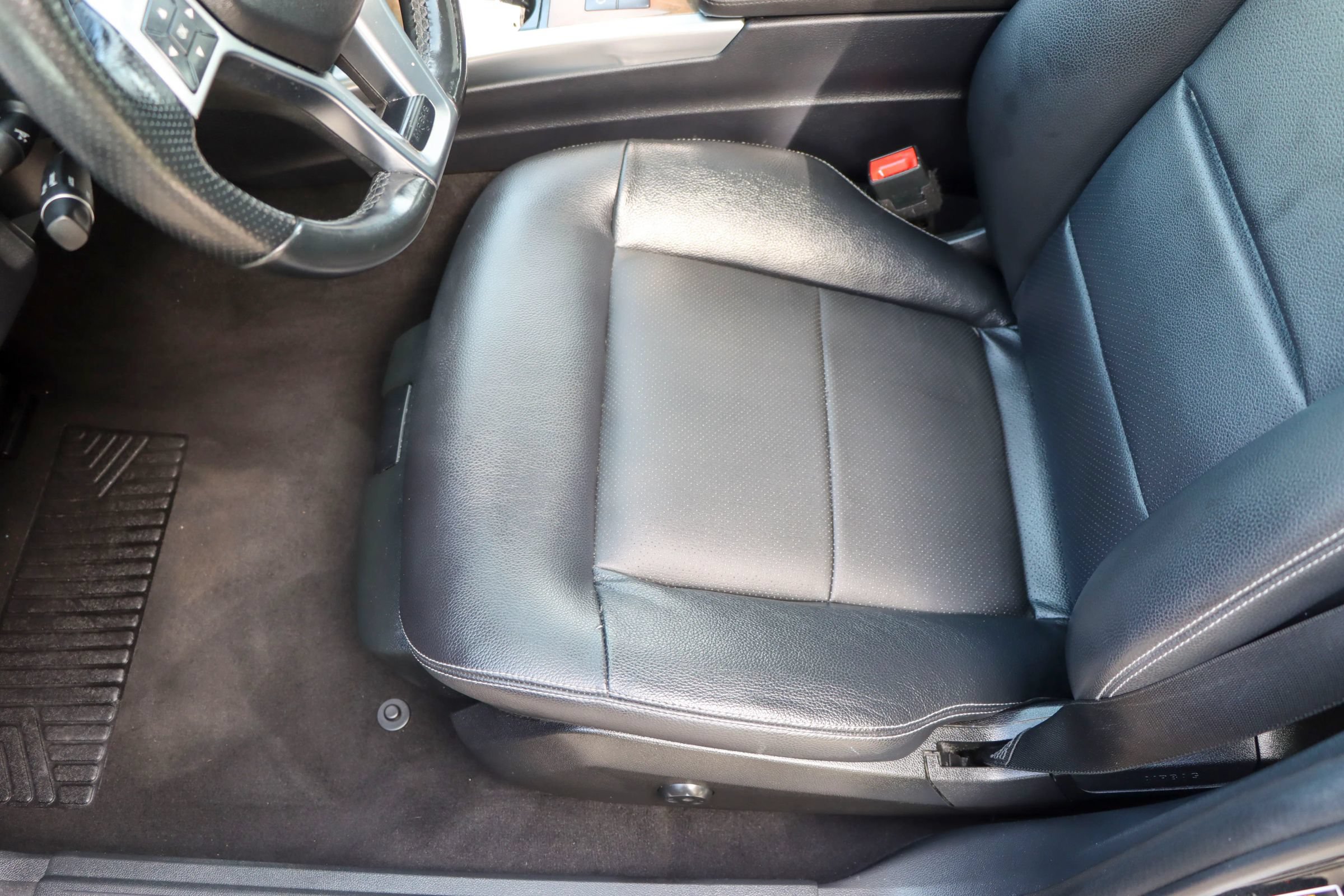 Used 2015 Mercedes-Benz E 350 4MATIC Sedan w/ Premium 1 Package image 16