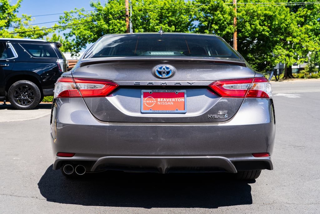 Used 2020 Toyota Camry SE FWD image 5