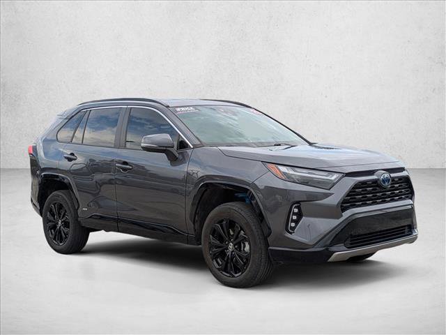 Used 2023 Toyota RAV4 SE image 3