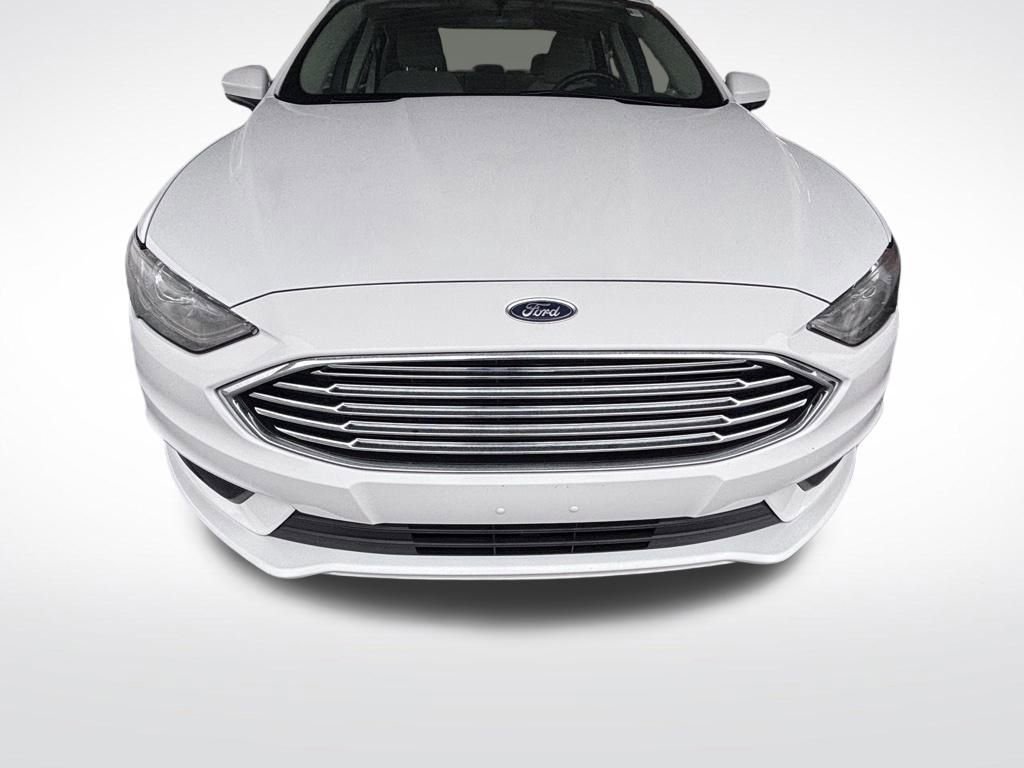 Used 2018 Ford Fusion SE image 9