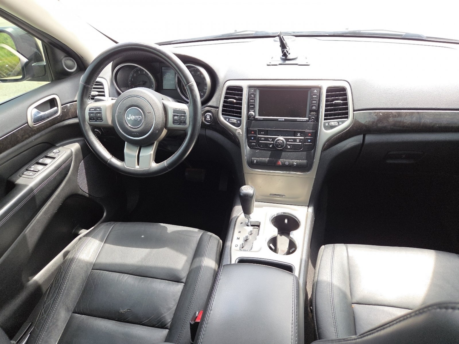 Used 2012 Jeep Grand Cherokee Laredo AWD/4WD image 21