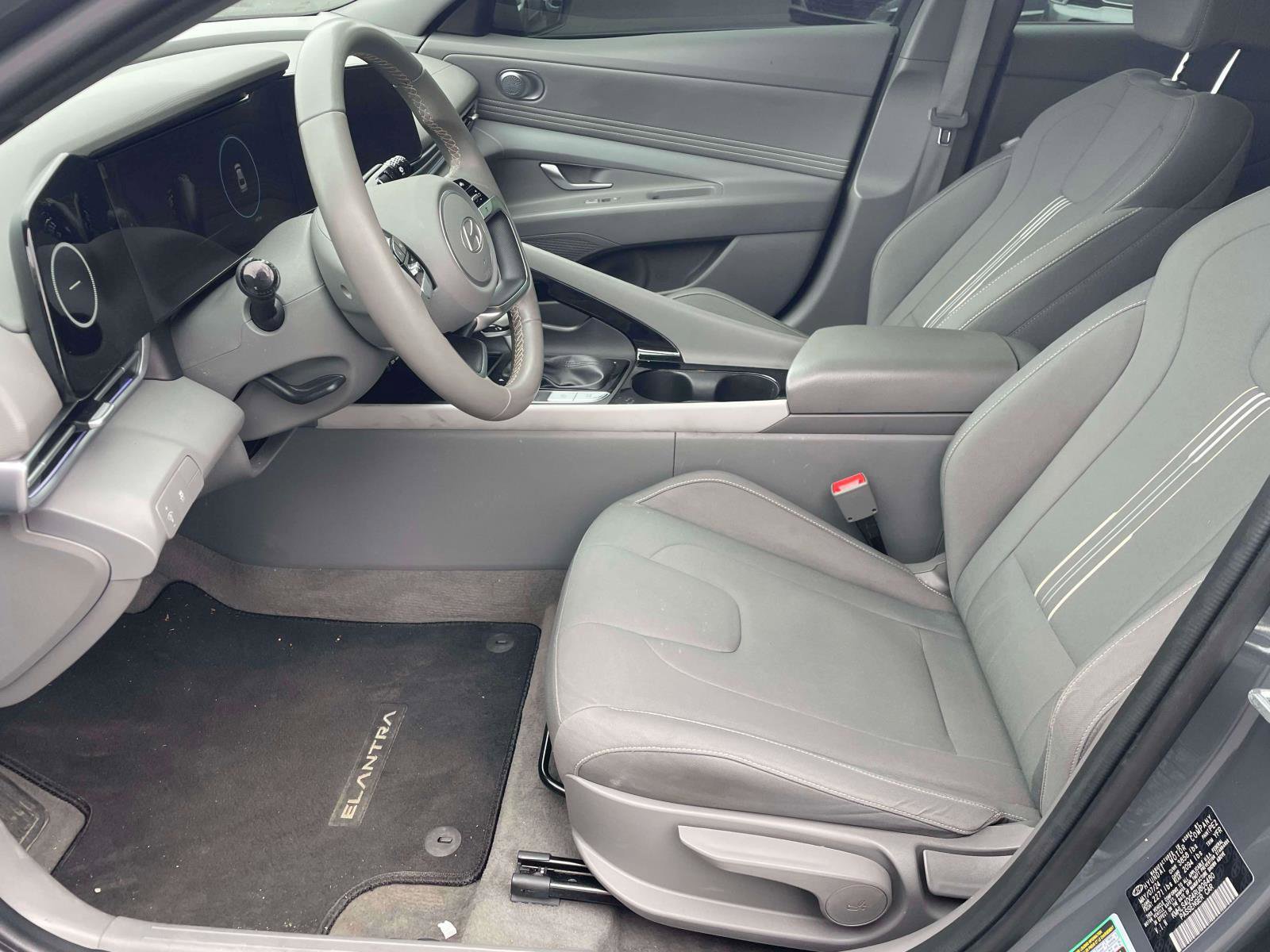 Used 2024 Hyundai Elantra SEL w/ Convenience Package image 5