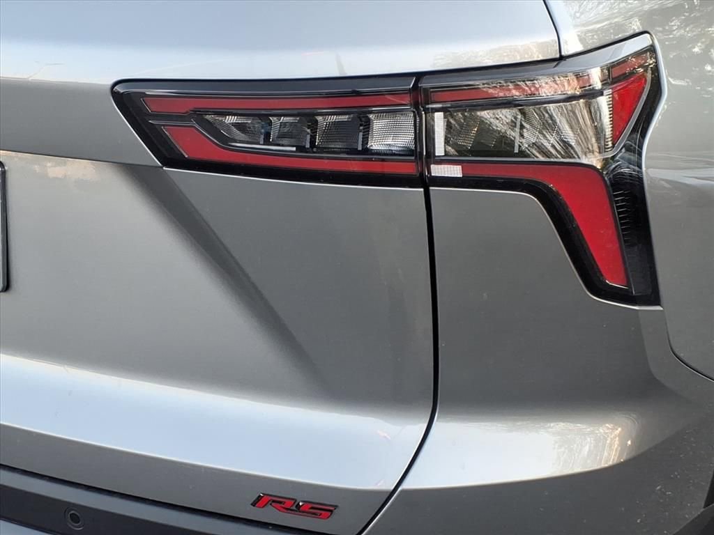 New 2026 Chevrolet Equinox RS w/ Convenience Package III FWD image 9