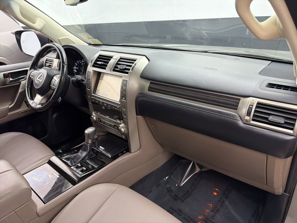 Used 2020 Lexus GX 460 Premium w/ Premium Package image 31