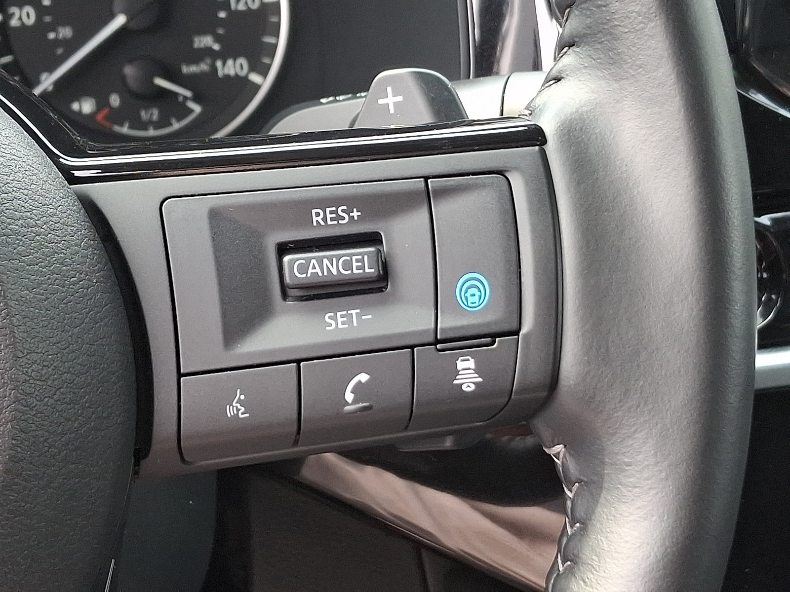 Used 2025 Nissan Pathfinder SL AWD/4WD image 24