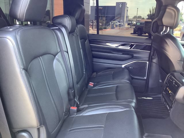 Used 2024 Jeep Wagoneer L 4WD w/ Premium Group I image 38