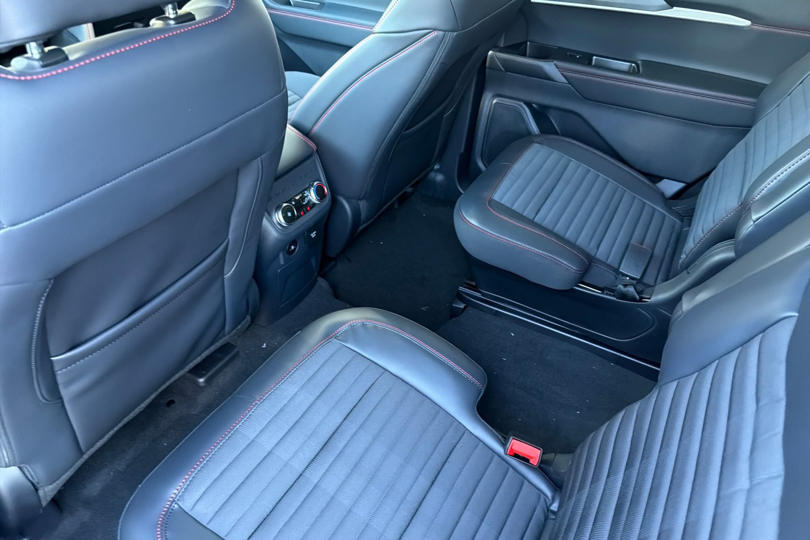 New 2027 Ford Explorer ST-Line w/ Premium Package RWD image 13