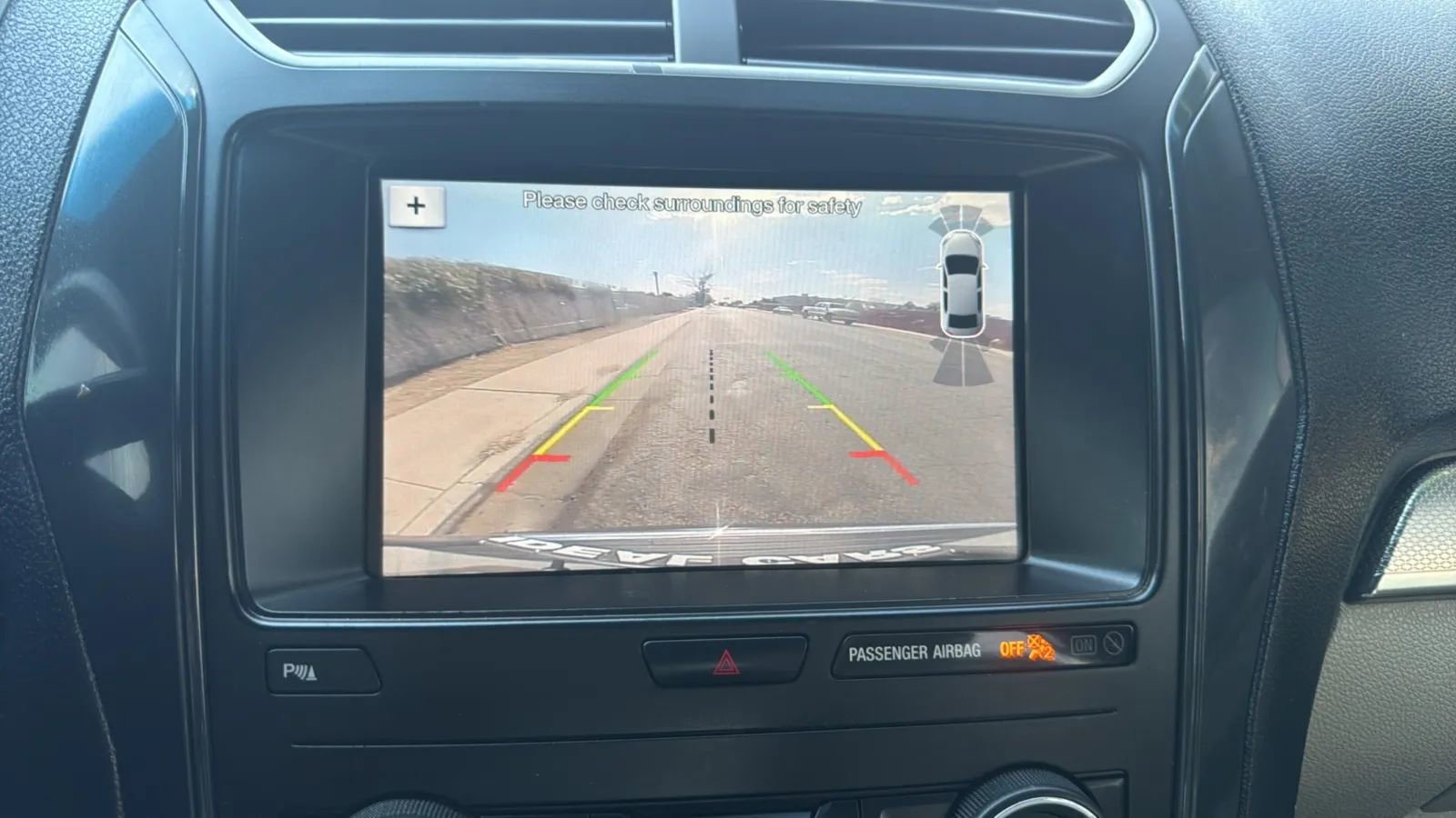 Used 2018 Ford Explorer XLT w/ Equipment Group 202A FWD image 13