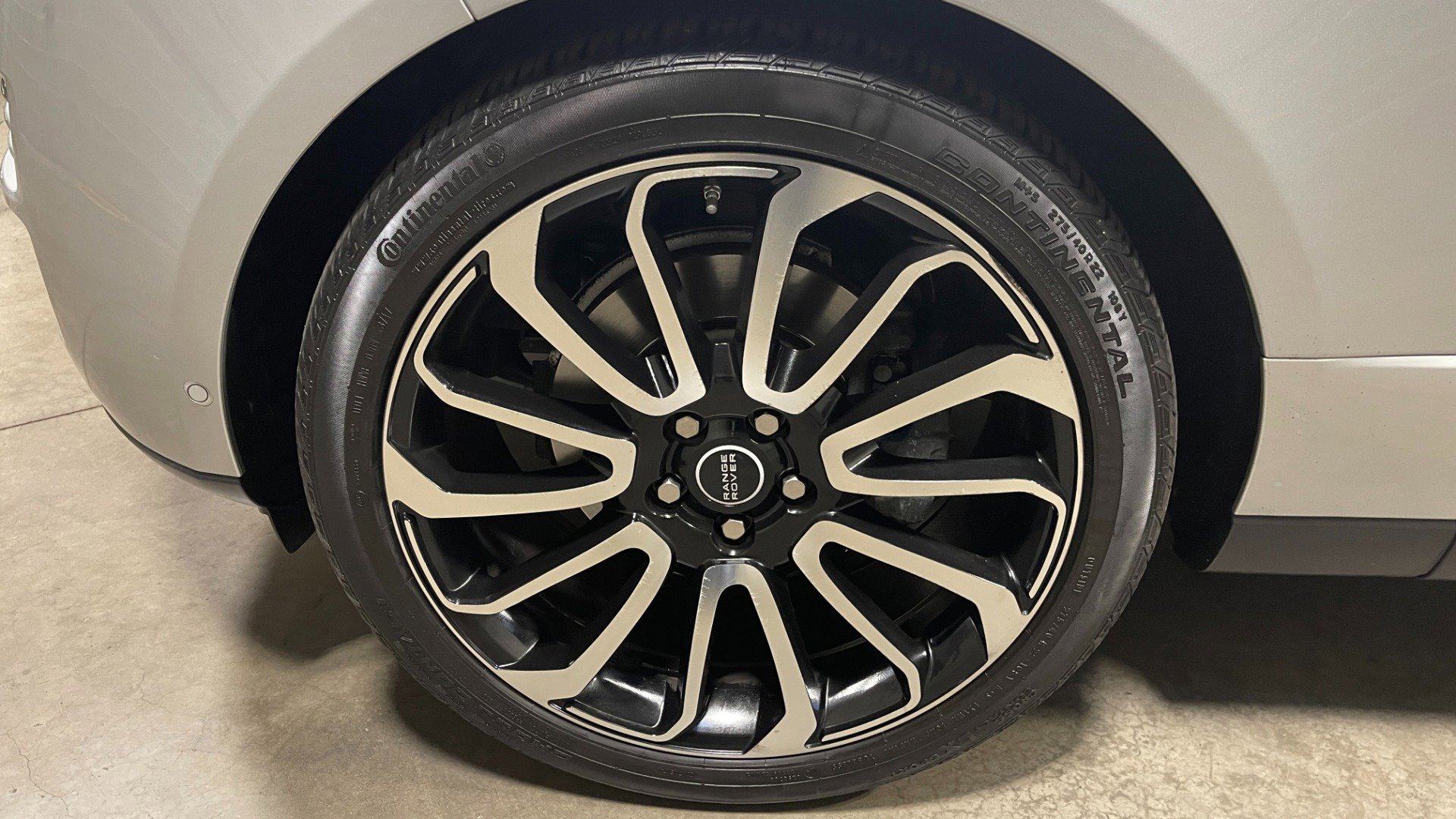 Used 2017 Land Rover Range Rover image 36