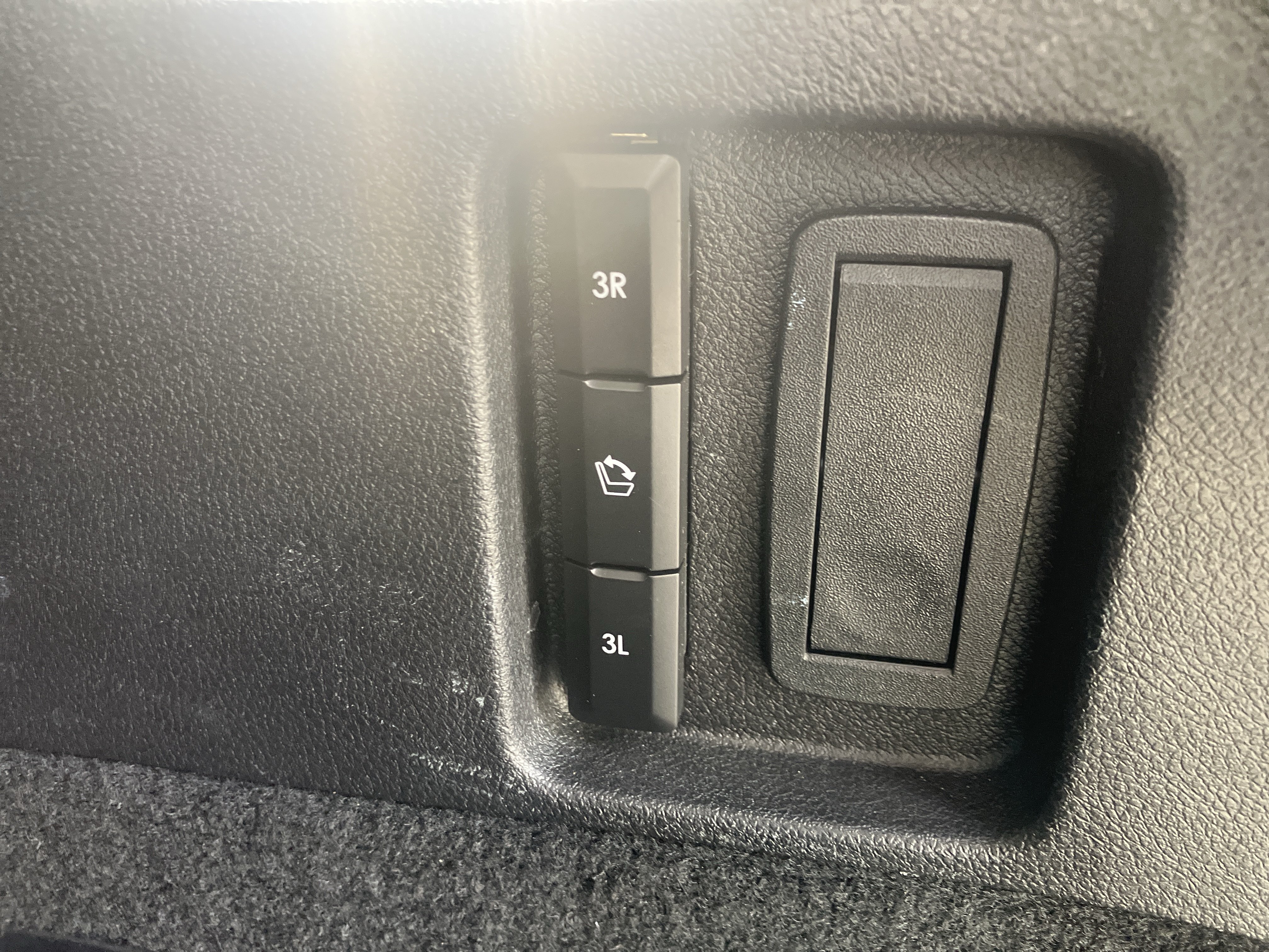 Used 2020 Lincoln Aviator Grand Touring w/ Elements Package Plus AWD/4WD image 14
