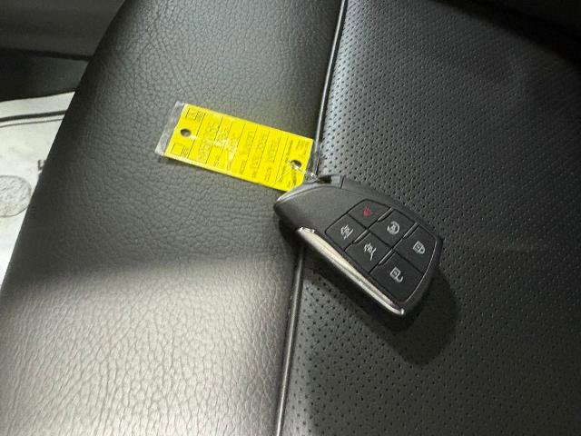 Used 2023 GMC Yukon XL Denali w/ Denali Reserve Package image 9